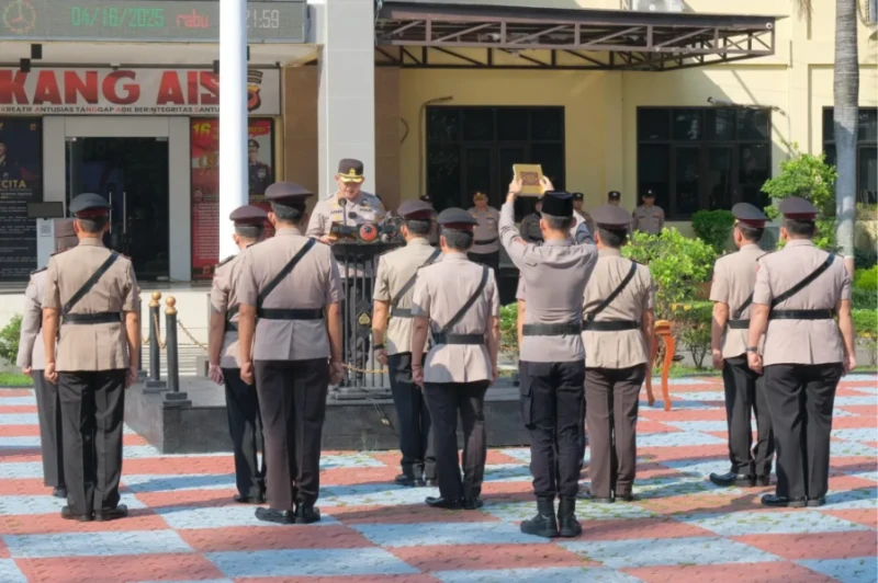 6 Jabatan Kapolsek di Polres Subang Diserahterimakan, 18 Personel Dapat Penghargaan 6 Jabatan Kapolsek di Polres Subang Diserahterimakan, 18 Personel Dapat Penghargaan