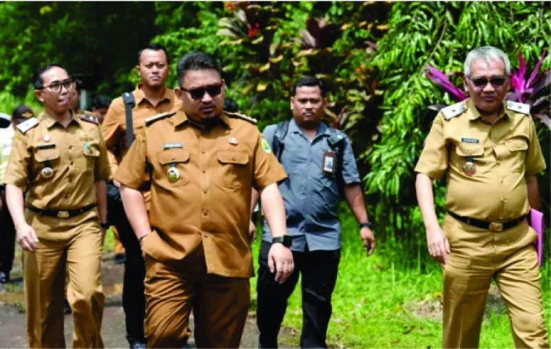 Awali Hari Kerjanya, Bupati Subang Sidak ke Kantor Bapenda
