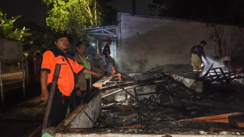 Bangunan Posyandu plus PAUD di Sukabumi Ludes Terbakar