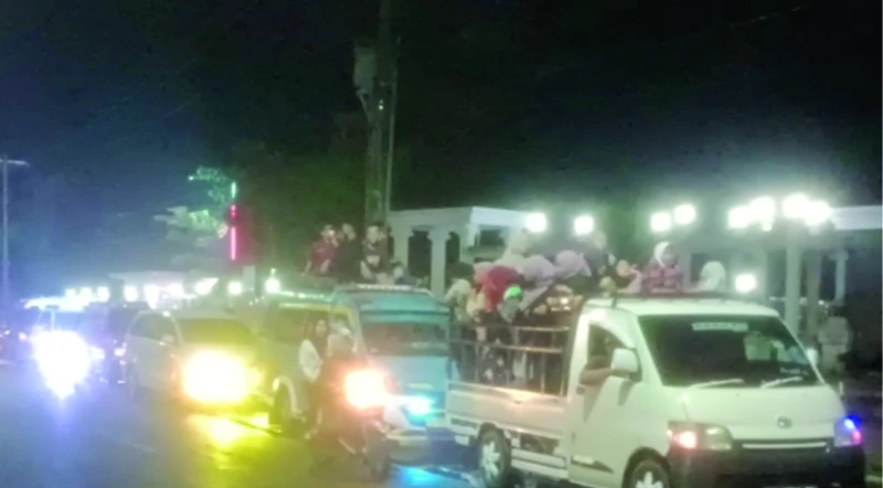 Bupati Simalungun Lepas Ratusan Kendaraan Peserta Konvoi Takbiran Bupati Simalungun Lepas Ratusan Kendaraan Peserta Konvoi Takbiran