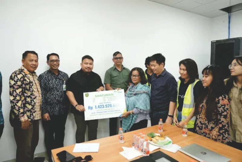 Bupati Subang Serahkan Santunan dari Vinfast Rp1,4 M pada Ahli Waris Karyawannya yang Meninggal Dunia