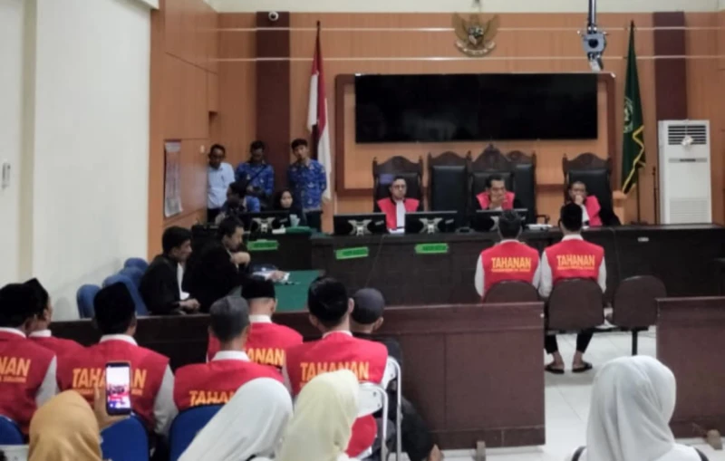 Delapan Terdakwa Kasus Perusakan Vila di Kab.Sukabumi Divonis Lima Bulan Penjara