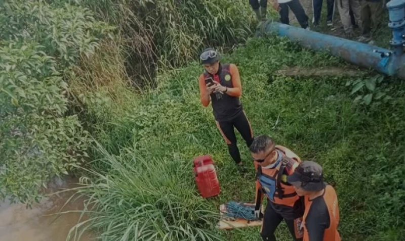 Dibakar Api Cemburu, Pria di Bandung Loncat ke Sungai Citarum