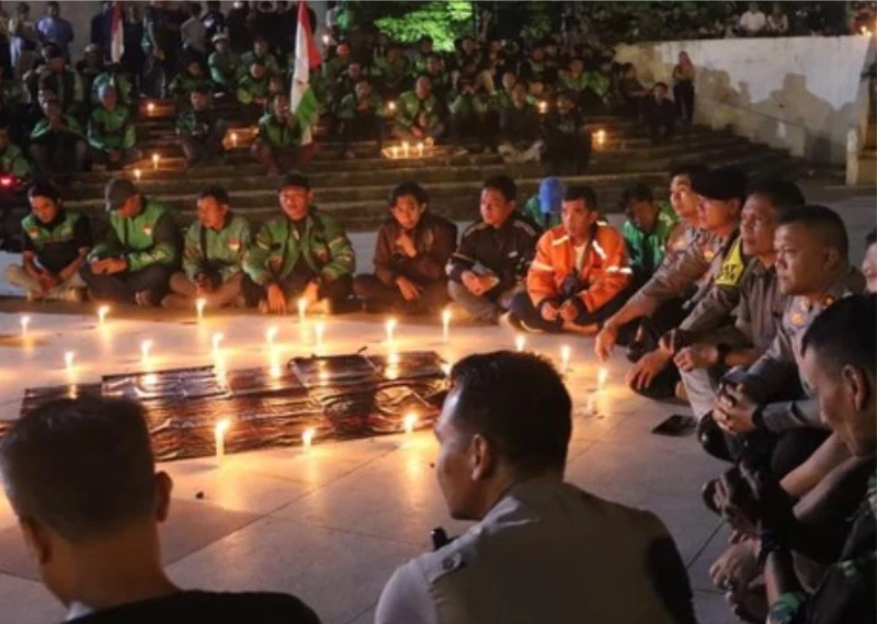 Driver Ojol di Subang Gelar Doa Bersama Untuk Affan Kurniawan