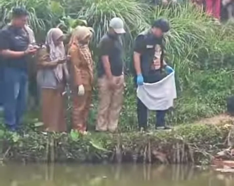 Geger, Mayat Bayi Ngambang di Empang Geger, Mayat Bayi Ngambang di Empang