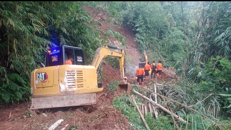 Hari Ketiga Pencarian Korban Longsor, Subang. Tim SAR Gabungan Temukan Lalat Ijo Sebagai Petunjuk