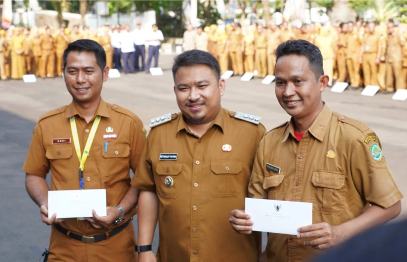 Ini OPD dan Kecamatan 'Ter Ngabret dan Terkudet' yang Terima Penghargaan dari Bupati Subang Ini OPD dan Kecamatan 'Ter Ngabret dan Terkudet' yang Terima Penghargaan dari Bupati Subang