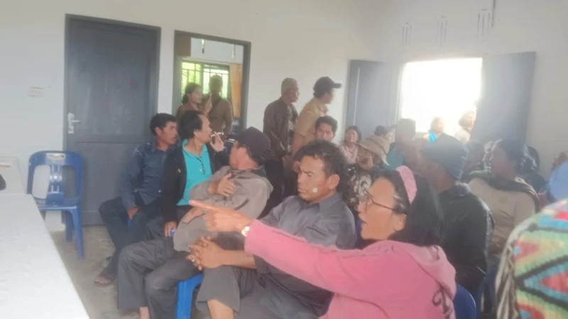 Istri Pangulu Nagori Tanjung Saribu Diusir Warga. Ini Alasan