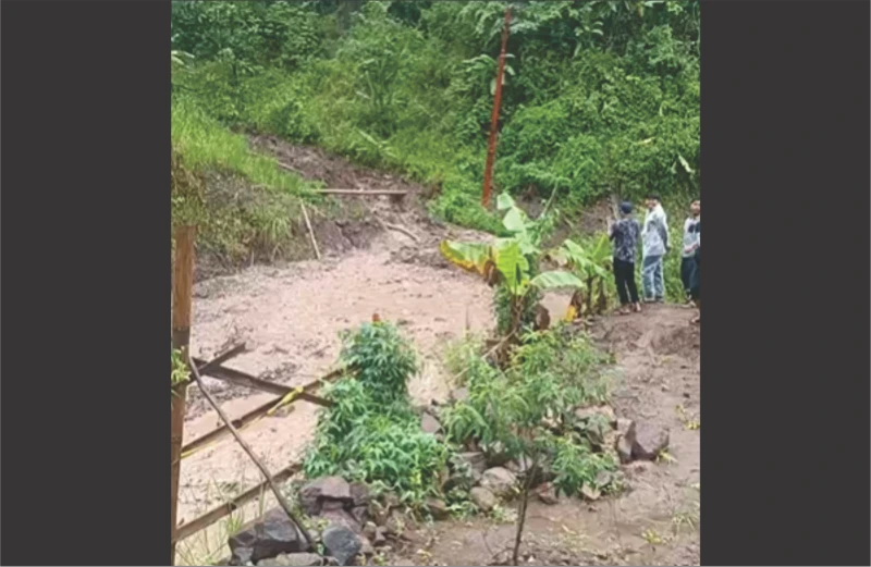 Jalan Raya Bagbagan - Kiaradua, Kab.Sukabumi Lumpuh Total