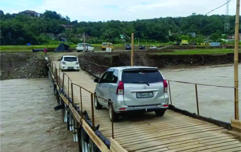 Pasca Bencana Jalur Arternatif Bagbagan - Kiaradua Sukabumi Ramai Dilalui Kendaraan Pemudik