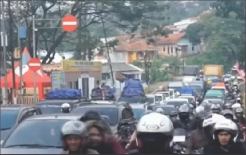 Jalur Bandung - Garut Padat Merayap. Roda Dua Mendominasi