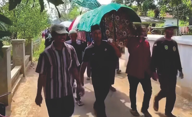 Kado Pilu di Hari Guru Kado Pilu di Hari Guru