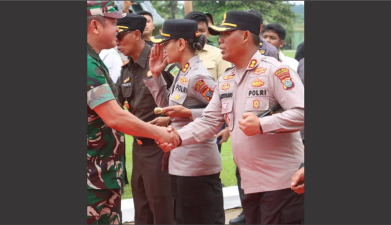 Kapolres AKBP Marganda Turut Menerima Kedatangan KSAD di Simalungun Kapolres AKBP Marganda Turut Menerima Kedatangan KSAD di Simalungun
