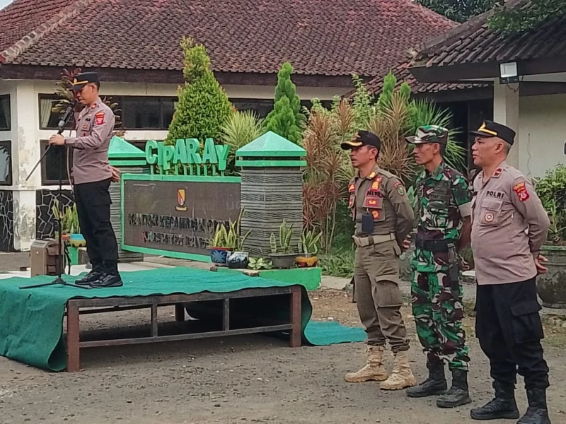 Kapolsek Ciparay Siap Tindak Tegas Pengganggu Ketertiban Umum di Malam Lebaran Kapolsek Ciparay Siap Tindak Tegas Pengganggu Ketertiban Umum di Malam Lebaran