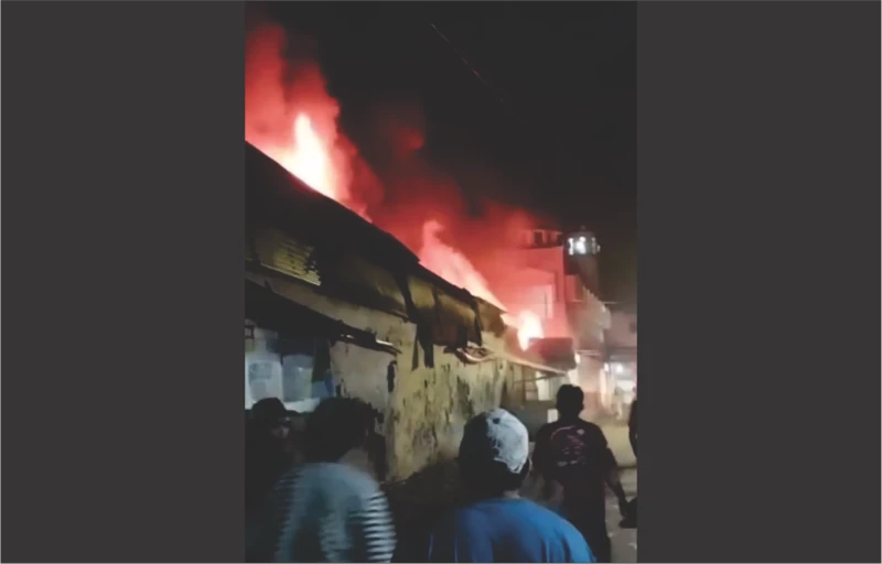 Kebakaran Hebat Landa Pasar Rebo Purwakarta