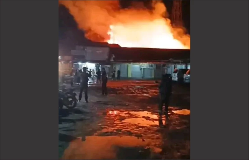 Kebakaran Hebat Landa Pasar Surade. Kerugian Ditaksir Mencapai 5 M