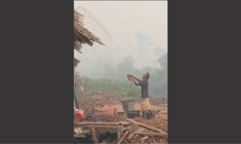 Kebakaran Lahan di Rokan Hilir Kian Meluas Kebakaran Lahan di Rokan Hilir Kian Meluas