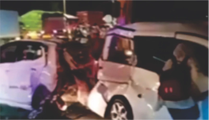 Kecelakaan Libatkan 10 Kendaraan di Tol Cipularang, Dua Orang Meninggal di TKP