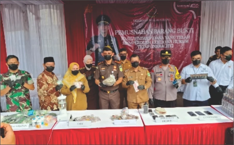 Kejari Subang Musnahkan Barbuk dari 81 Perkara Pidana Inkrah