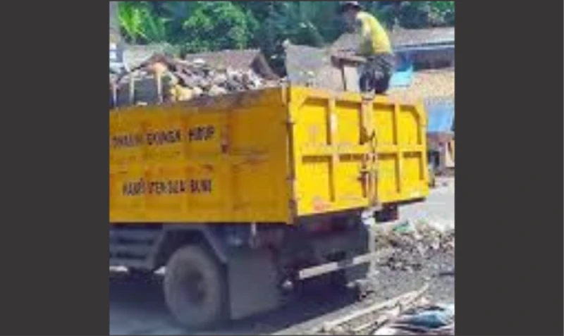 Kejari Sukabumi Bidik Proyek Perawatan Truk Sampah di DLH Kejari Sukabumi Bidik Proyek Perawatan Truk Sampah di DLH