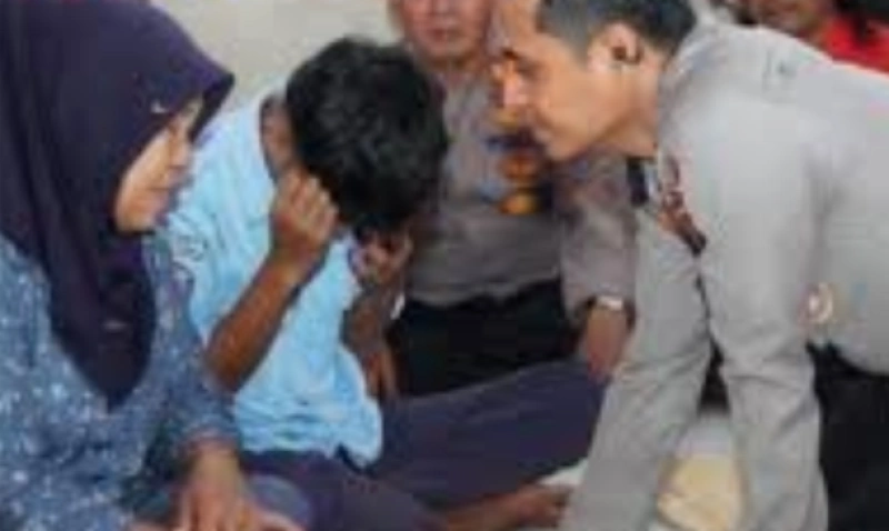 Kepsek SMK di Rokan Hulu Dicopot, Gegara ada Siswanya yang Gadaikan HP Demi Ikut Ujian Sekolah