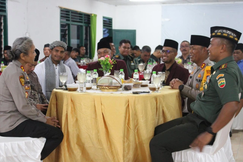 Kodim - Polres Simalungun Perkuat Sinergi Lewat Momen Bukber Kodim - Polres Simalungun Perkuat Sinergi Lewat Momen Bukber