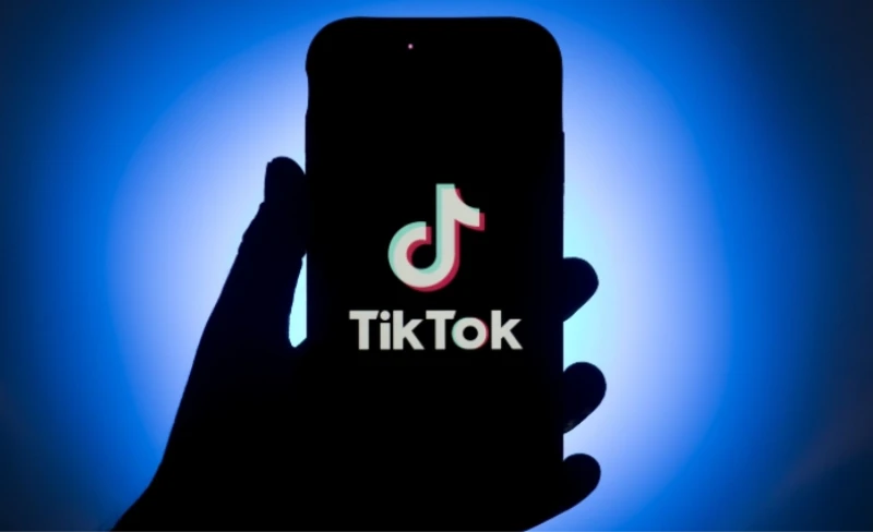 Lagi Asik Live TikTok, Pria di Sukabumi Ditangkap Polisi Lagi Asik Live TikTok, Pria di Sukabumi Ditangkap Polisi
