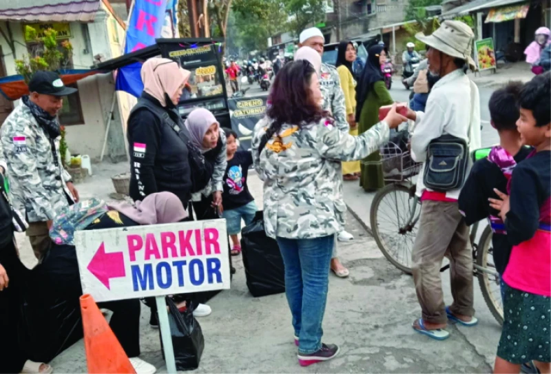 Lagi! RGPI Kab.Bandung Bagikan Takjil Pada Pengendara