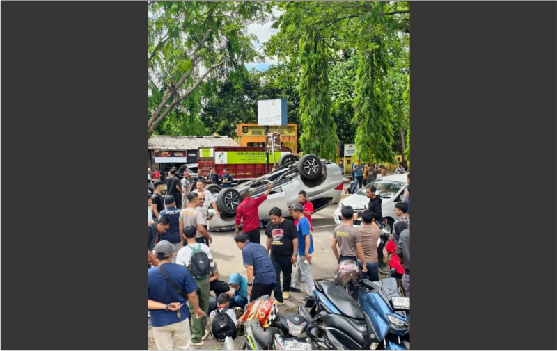 Tiga Kendaraan Terlibat Kecelakaan di Depan Samsat Palabuhanratu Tiga Kendaraan Terlibat Kecelakaan di Depan Samsat Palabuhanratu