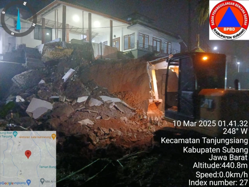 Pabrik Panci di Tanjungsiang, Subang Tertimpa Longsor