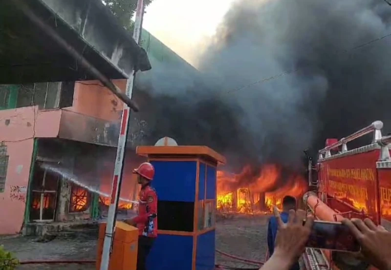 Pasar Jumat Purwakarta Kebakaran Hanguskan Ratusan Ruko