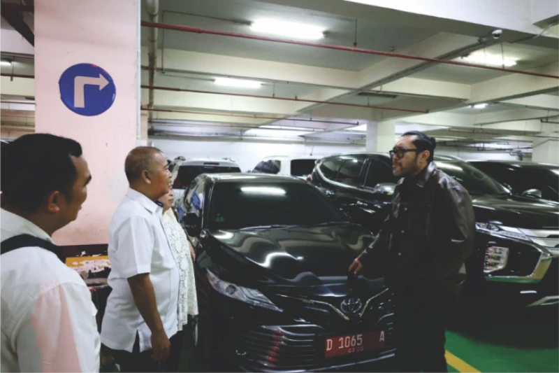 Pimpinan DPRD Jabar Kompak Kembalikan Mobil Dinas ke Sekwan