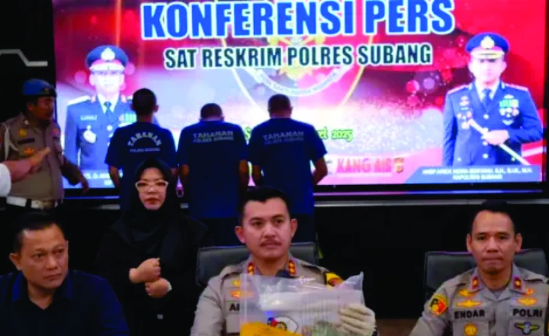 Polisi Rilis Empat Pelaku Pencuri HP di Kantor Pemkab Subang Polisi Rilis Empat Pelaku Pencuri HP di Kantor Pemkab Subang