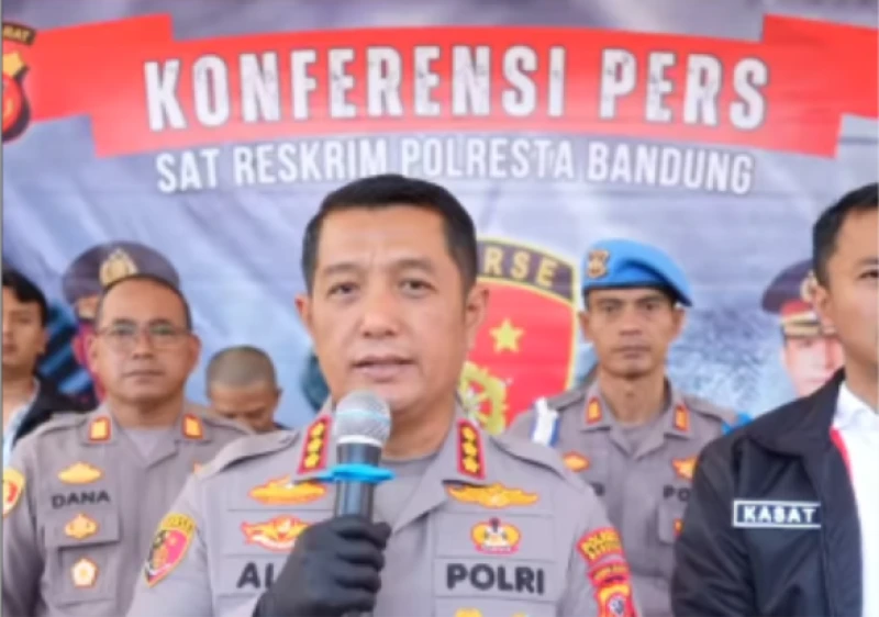 Polresta Bandung Ringkus Komplotan Spesialis Pembobol Toko Kelontong Polresta Bandung Ringkus Komplotan Spesialis Pembobol Toko Kelontong