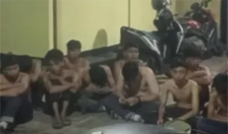 Puluhan Superter Persikas yang Ganggu Acara Dedi Mulyadi di Subang Dipulangkan Puluhan Superter Persikas yang Ganggu Acara Dedi Mulyadi di Subang Dipulangkan
