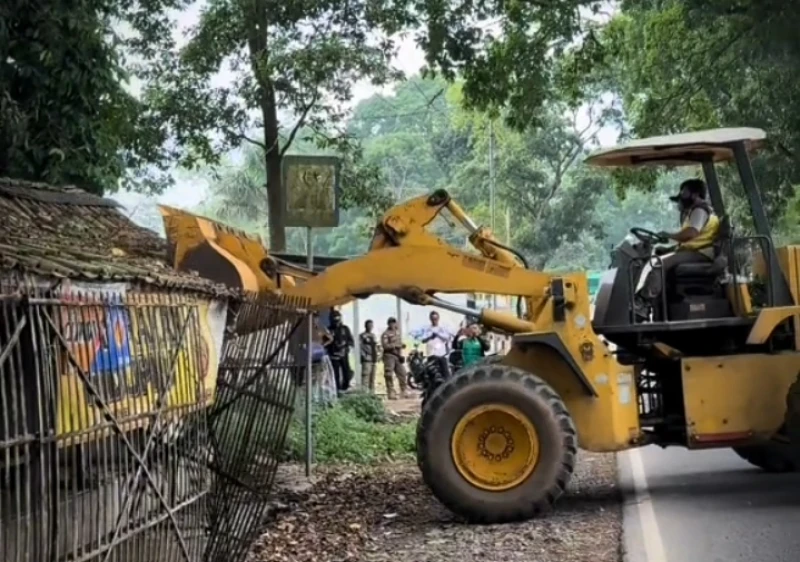 Ratusan Lapak Pedagang di Jalancagak, Subang Dibongkar Ratusan Lapak Pedagang di Jalancagak, Subang Dibongkar