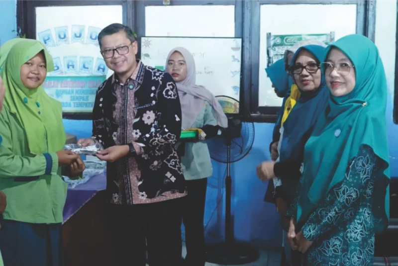 Ribuan Pelajar di Subang Terima Kacamata Gratis