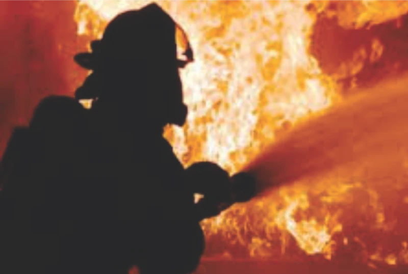 Pas Mau Sahur Rumah Berpenghuni 4 KK di Sukabumi Hangus Terbakar