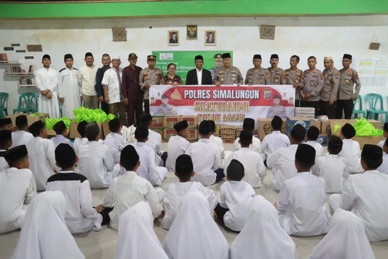 Safari Ramadhan Polres Simalungun, Kapolres Nasehati Santri Ponpes Dzhunnurain Safari Ramadhan Polres Simalungun, Kapolres Nasehati Santri Ponpes Dzhunnurain