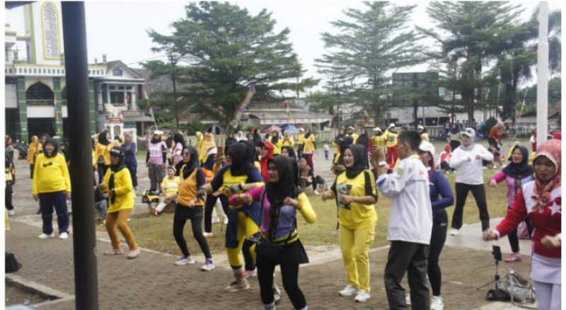 Sambut HUT RI ke 80, Pemcam Kalijati Gelar Senam Sehat dan Pengobatan Gratis