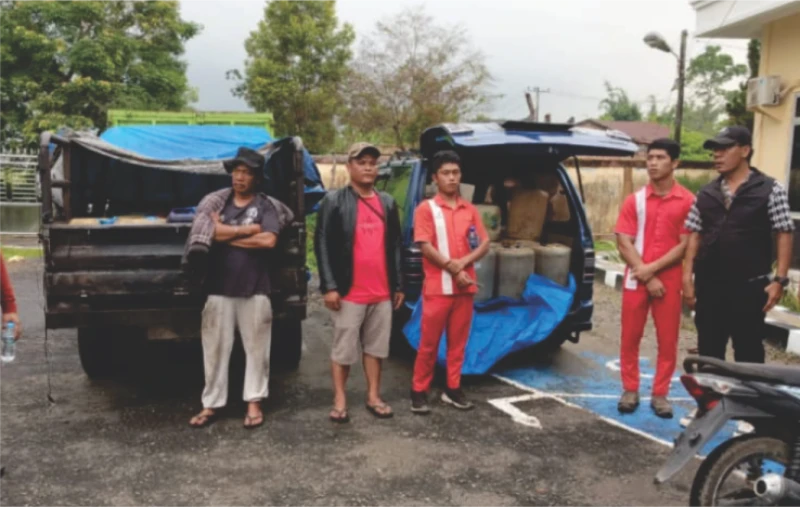 Sat Reskrim Polres Simalungun Tindak Pembeli Pertalite Pakai Jerigen