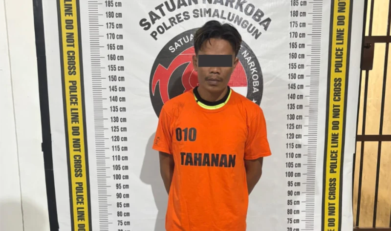 Sedang Nyantai di Rumah Kosong Pengedar Sabu Diciduk Polisi Sedang Nyantai di Rumah Kosong Pengedar Sabu Diciduk Polisi