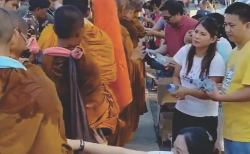 Singgah di Subang, 38 Biksu dari Thailand Disambut Hangat Warga Pamanukan Singgah di Subang, 38 Biksu dari Thailand Disambut Hangat Warga Pamanukan