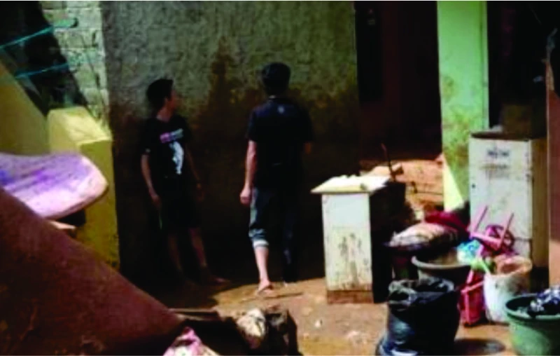 Tanah Longsor di Cimeunyan, Kab.Bandung Jebol Dinding Rumah Warga dan Lukai Dua Orang Tanah Longsor di Cimeunyan, Kab.Bandung Jebol Dinding Rumah Warga dan Lukai Dua Orang
