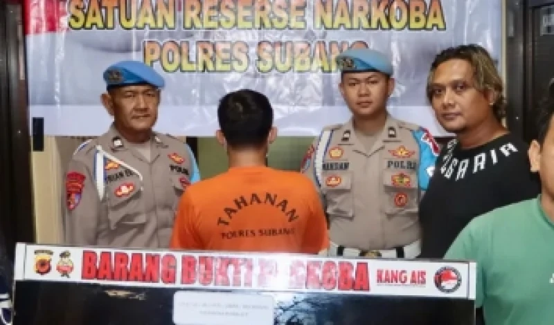 Terbukti Ngedarin Sabu, Warga Patokbeusi Ditangkap Polisi Terbukti Ngedarin Sabu, Warga Patokbeusi Ditangkap Polisi