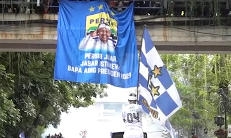 Teriakan 'Bapa Aing' Lebih Nyaring Daripada 'Hidup Persib'