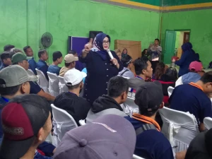 Anggota DPRD Jabar, Hj.Tia Fitriani Himbau Perempuan Hamil Untuk Rajin Periksakan Kandungan di Posyandu