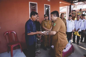 Bupati Subang Takziah dan Beri Santunan Ke Keluarga Kru Sisingaan Korban Sengatan Listrik