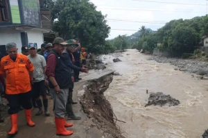 Bupati Sukabumi Janji Tidaklanjuti Segera Sejumlah Titik Terdampak Banjir
