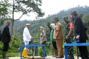 Gubernur Jabar Resmikan PLTMH Sukabumi
